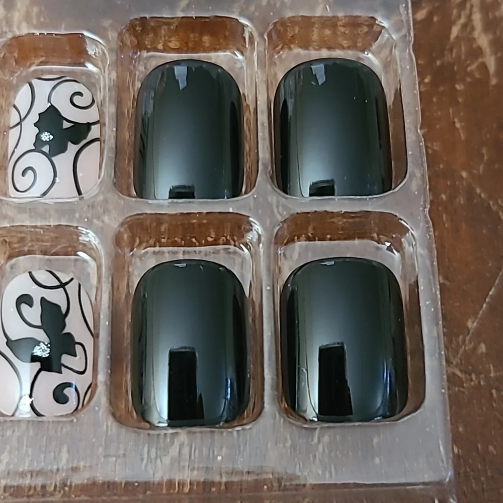 2/$16 Black Butterfly Glitter Press On Nails